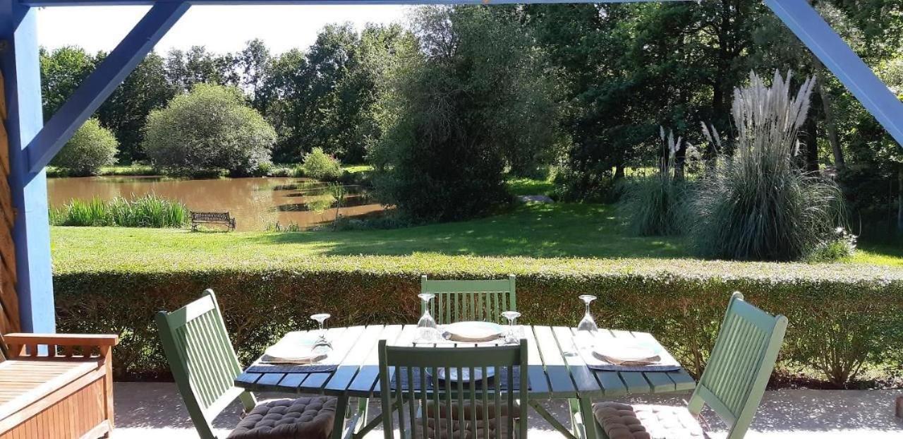 Gite Douceur De Vivre Saint-Avaugourd-des-Landes Exterior foto